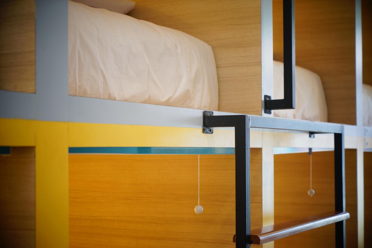 Borough Capsule Hostel Bali Legian Extérieur photo