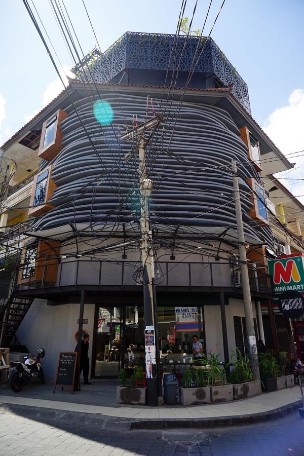 Borough Capsule Hostel Bali Legian Extérieur photo