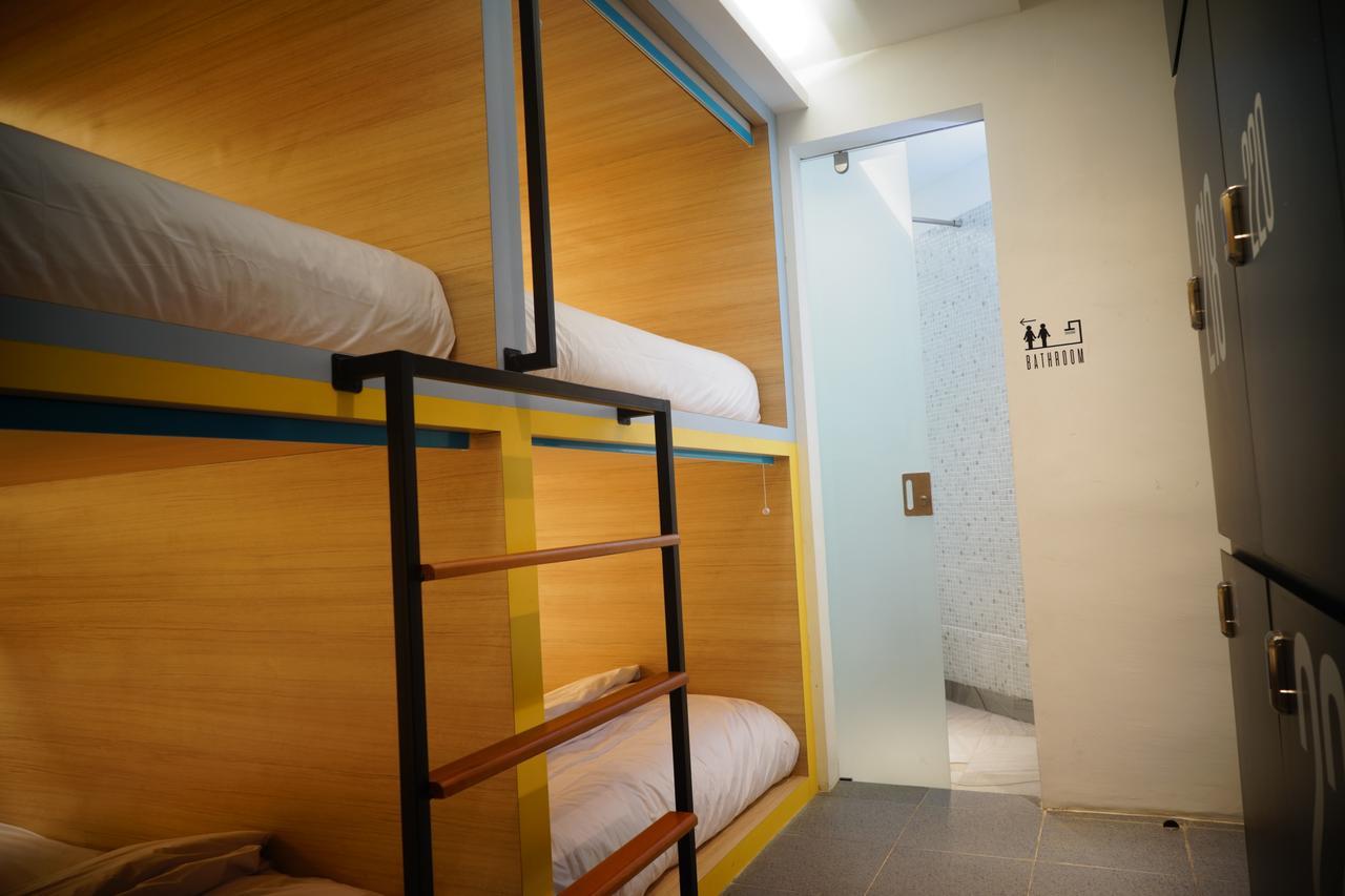 Borough Capsule Hostel Bali Legian Extérieur photo