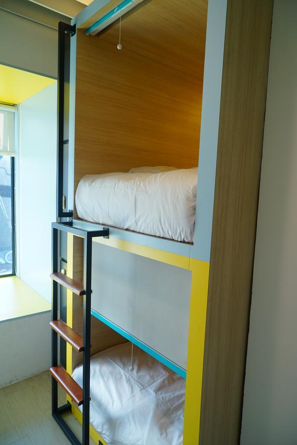 Borough Capsule Hostel Bali Legian Extérieur photo